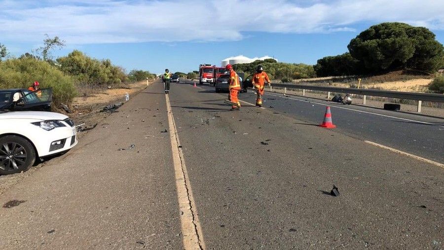 Seis heridos en una colisión entre tres vehículos en Palos de la Frontera
