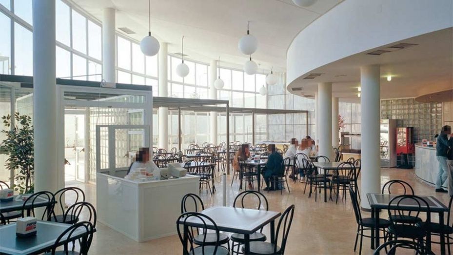 Denuncian condiciones laborales de 'semiesclavitud' en la cafetería del Juan Ramón Jiménez