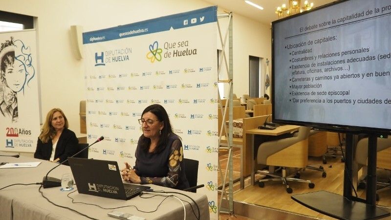 La rectora de la UHU ofrece una conferencia sobre la primera Diputación de Huelva con motivo del Bicentenario