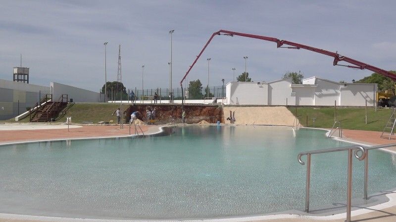 Tres nuevos toboganes para el Parque Acuático de Palos de la Frontera