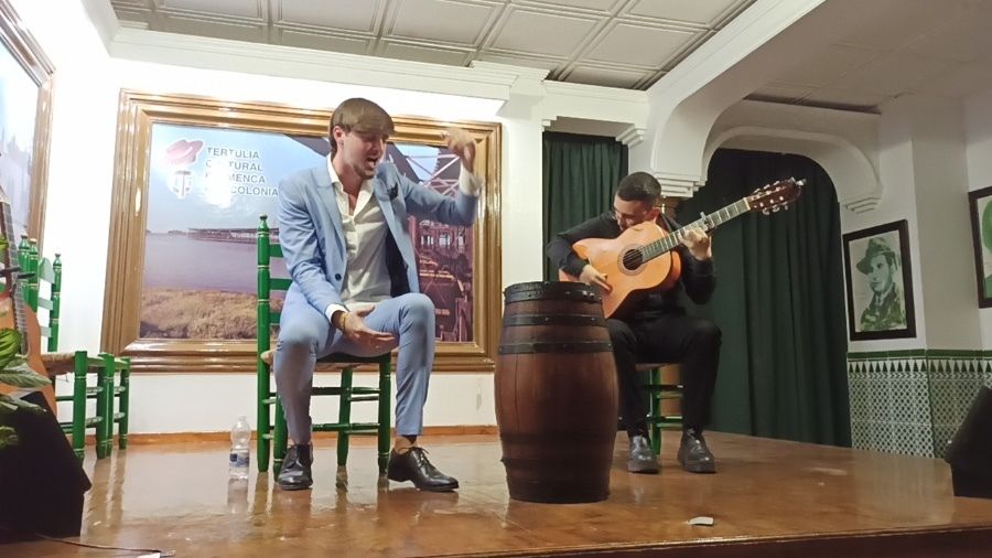 Rafa Núñez y Juanu Garrido dejan su cante y su toque en Las Colonias