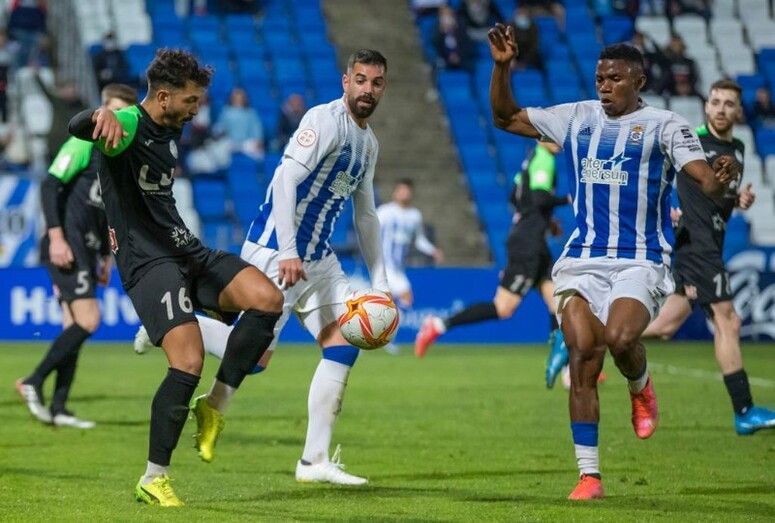 El Recre informa de manera oficial de los 15 jugadores con contrato en vigor para la próxima temporada