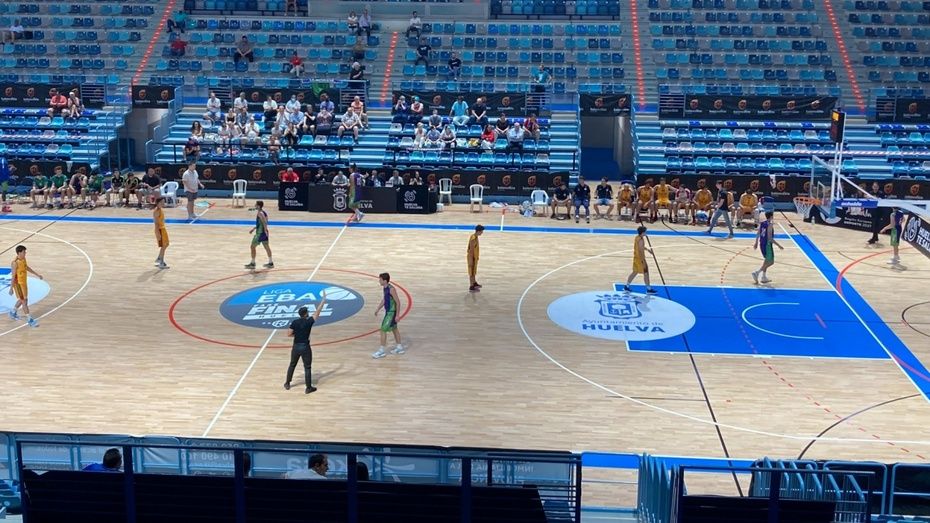 El Santurtzi se estrena con victoria gracias a un superlativo último cuarto (67-71)