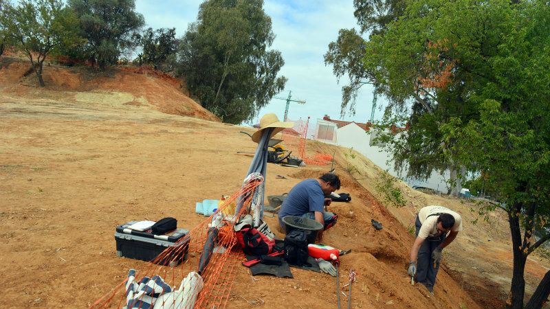 Comienzan los trabajos de geofísica y georradar en la intervención arqueológica del Cabezo de La Joya