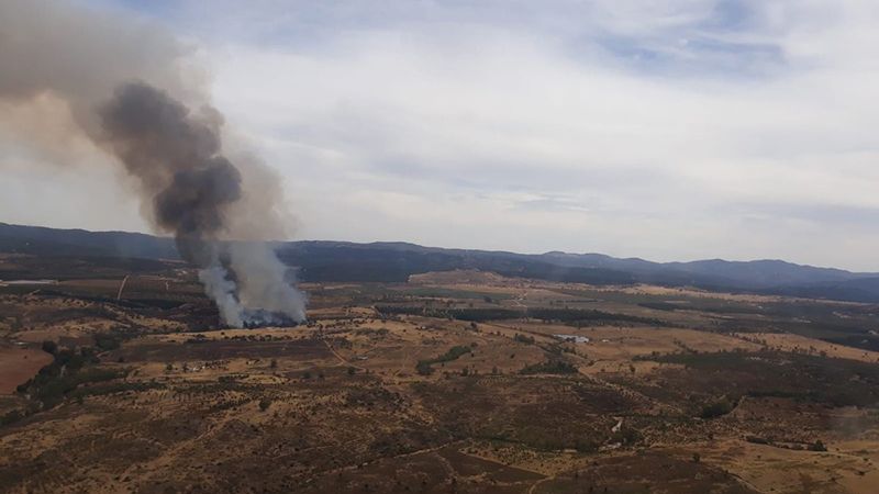 Estabilizado el incendio forestal de Cortegana, que moviliza a más de 50 bomberos y once medios aéreos