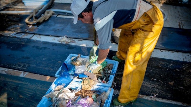 Pescadores andaluces extraen 7.680 kilogramos de basura marina en 2019 gracias a Upcycling The Oceans