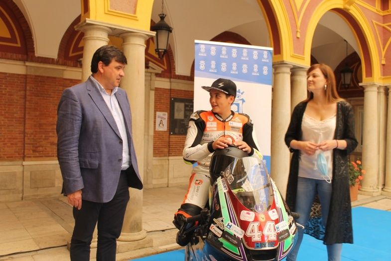 'Súper Hugo' será el piloto más joven de los 49 que compondrán la parrilla del Mundial Junior
