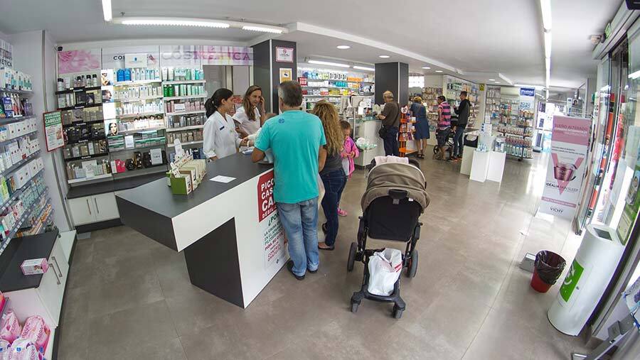 Las farmacias han hecho 1.774 entregas de medicamentos a domicilio en el confinamiento