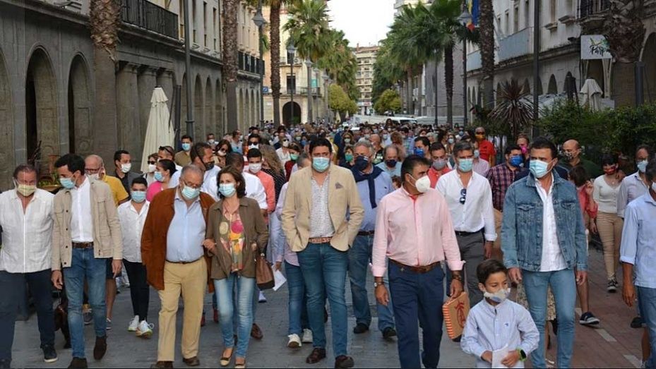 Cientos de onubenses se echan a la calle en defensa de la tauromaquia