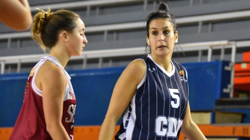 La capitana Marina Lineros seguirá defendiendo la elástica del Ciudad de Huelva