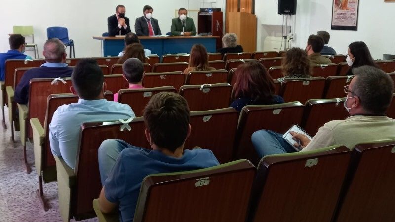 Ayudas de hasta 15.000 euros para los municipios onubenses ante aumentos eventuales de población