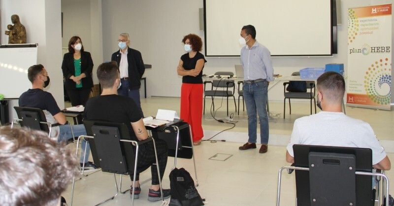 Comienzan la formación práctica los 10 jóvenes becados con la 2ª edición de las HEBE Capacita ‘El Jamón’