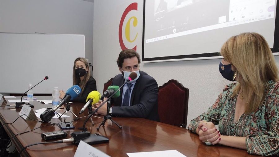 La delegada de la Junta destaca que Huelva se sitúe como líder en exportaciones en Andalucía