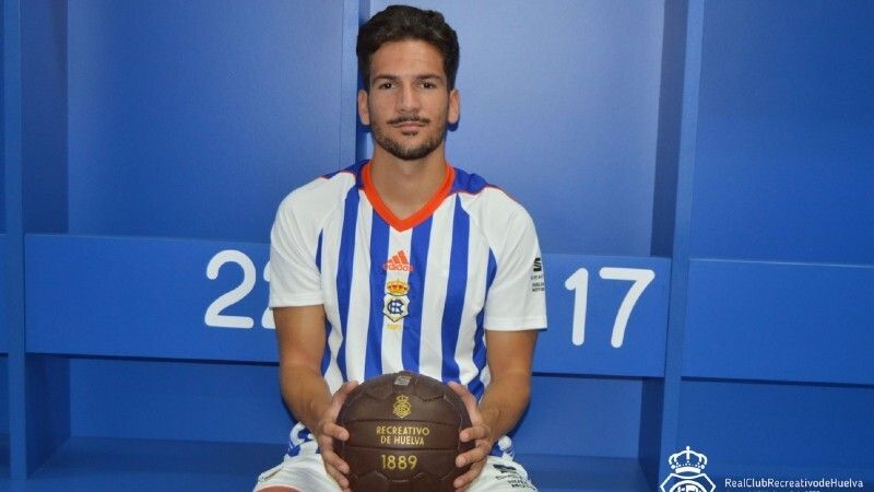 Luis Madrigal también jugará por encima del Recre al fichar por el Murcia