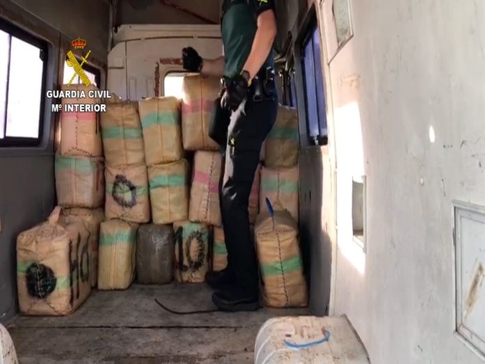 Seis detenidos en la intervención de 3.700 kilos de hachís en la costa de Ayamonte