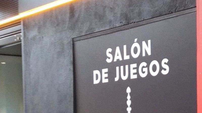 Alertan de la apertura de un salón de juegos “muy cerca” del Colegio Tres de Agosto