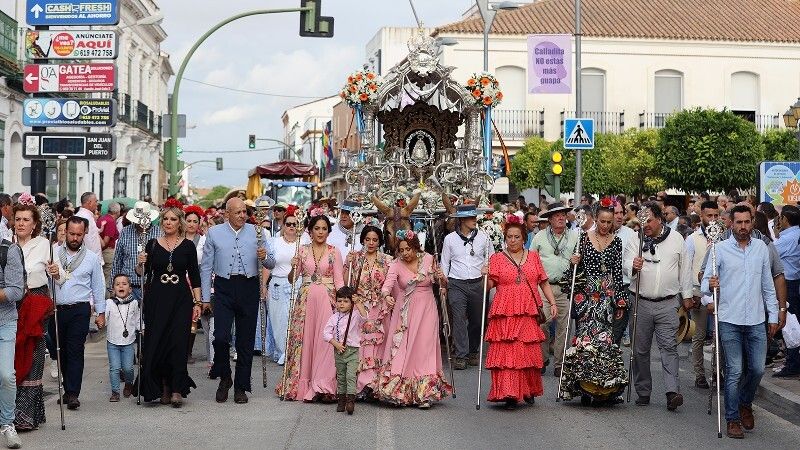 La Hermandad de San Juan del Puerto se echa al camino