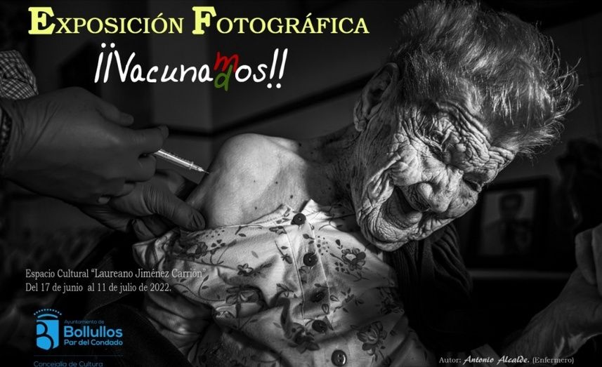 Antonio Alcalde, enfermero y fotógrafo, muestra en Bollullos sus imágenes de la vacunación del Covid en mayores