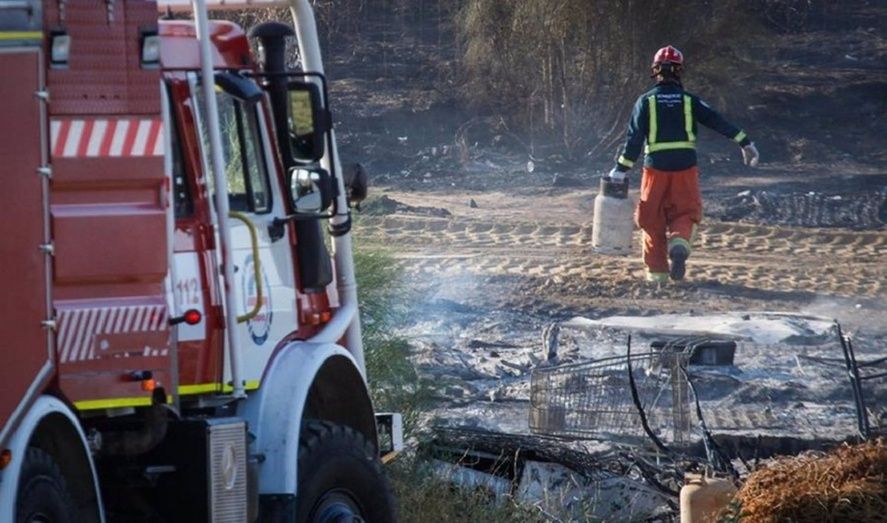 Las investigaciones sobre el incendio en el asentamiento de Palos apuntan a que podría ser accidental
