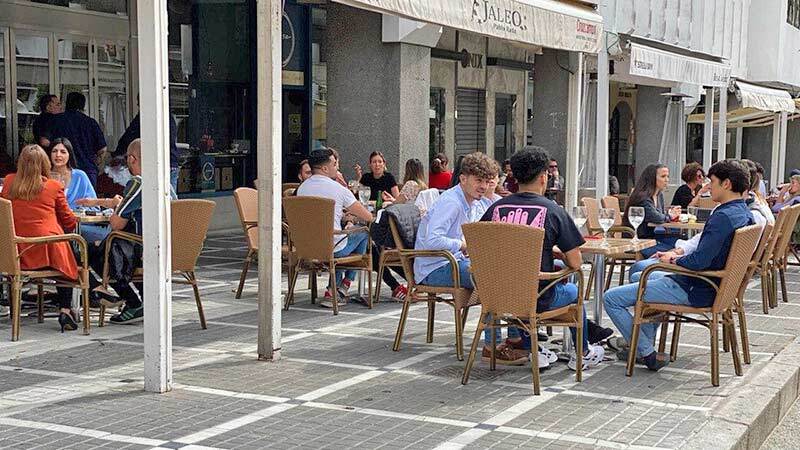 Ofrecen trabajo de tarde como camarero para una nueva cafetería en el centro de Huelva