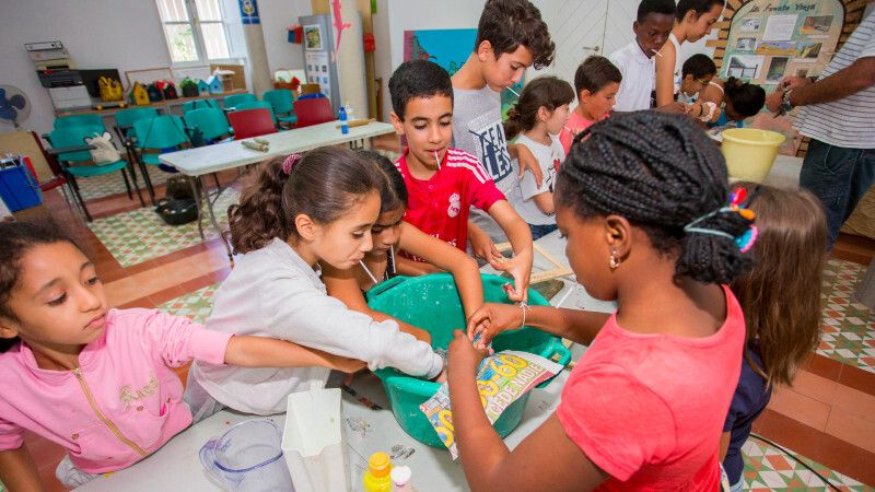 Los talleres de reciclaje del Parque Moret enseñan a reutilizar el papel