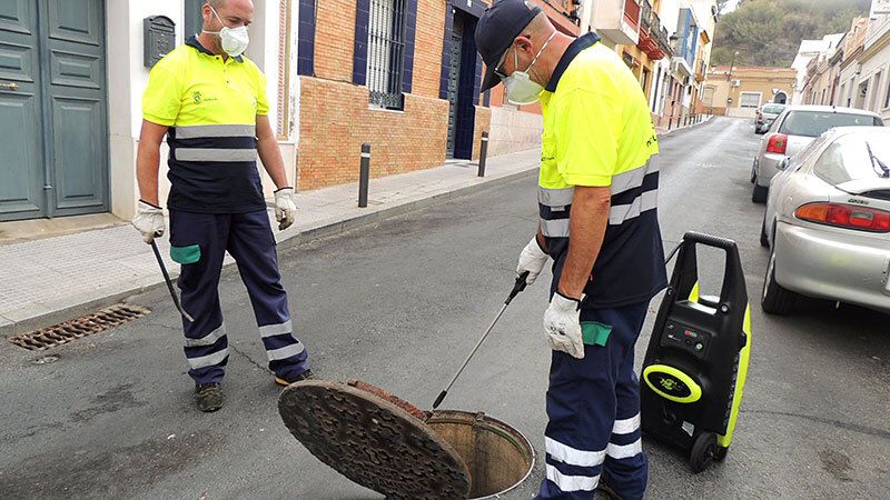 Campaña de fumigación 'anticucarachas' en la capital