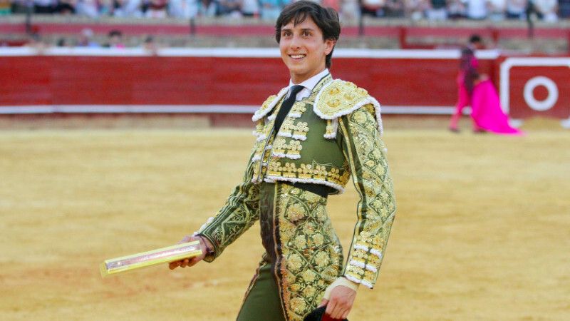 Buscan un sustituto para Roca Rey tras confirmarse su baja para la Feria de Colombinas