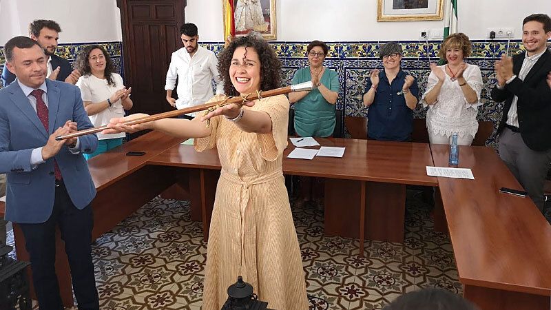 Caraballo felicita a la nueva alcaldesa de Cortegana, localidad que necesita 'moral e inversión'