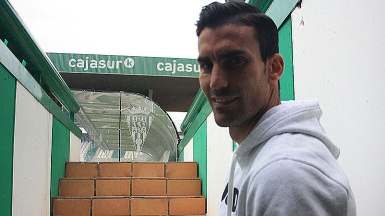 Alejandro Alfaro se reunirá con su hermano Jesús en el Hércules