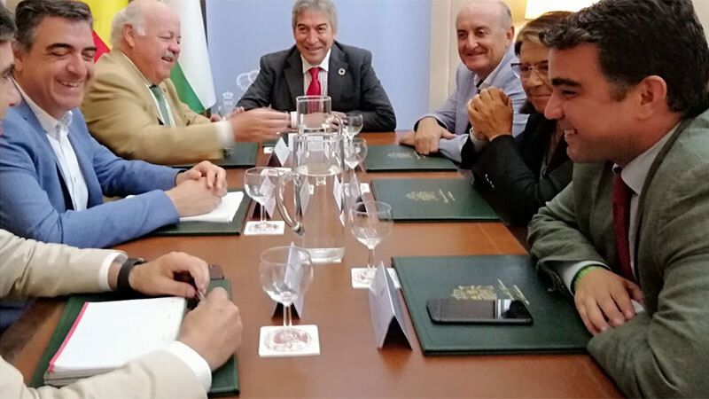 Estado, Junta y Ayuntamiento de Lepe, a 'desbloquear' el hospital 14 años después