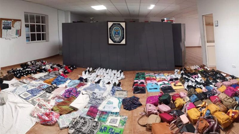 Intervenidos más de 500 artículos vendidos ilegalmente en la calle en Islantilla