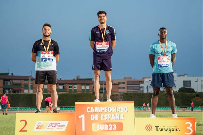Un voraz Héctor Santos revalida el título Sub 23 batiendo el récord de Yago Lamela