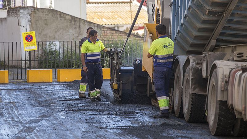 Los trabajos de asfaltado se 'mudan' a la noche para abordar el acceso a los hospitales