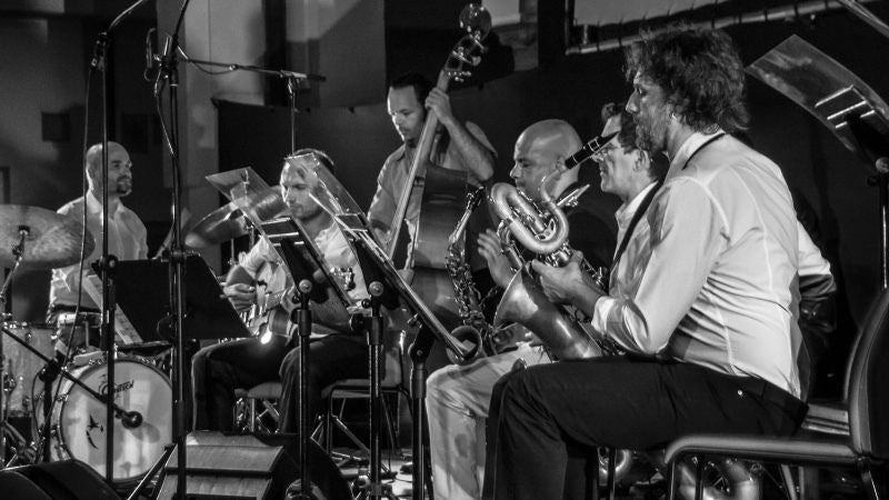 'Las Tardes del Foro' proponen música y baile con Ibero Swing Little Big Band