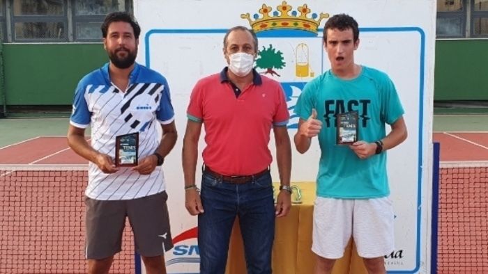 Javier García vence a Nacho Cabet en la final del Torneo Virgen del Carmen de Isla