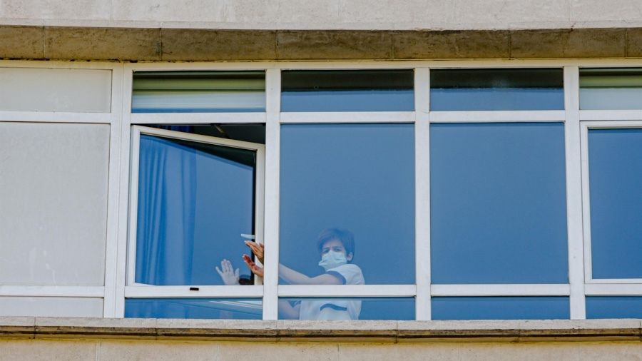 Huelva mantiene dos de los 42 hospitalizados en Andalucía con coronavirus