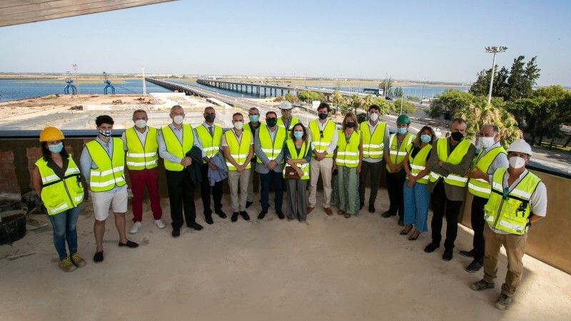El Pleno de la Cámara de Comercio visita la Ciudad del Marisco y la nueva Lonja