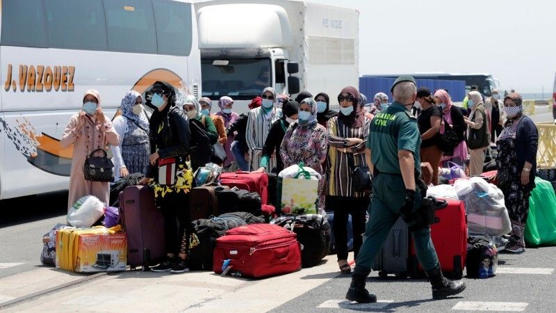 El Puerto de Huelva despliega un amplio dispositivo para el embarque de 7.000 temporeras durante el mes de julio