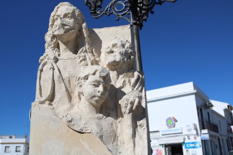 Una escultura reconoce “el esfuerzo, el trabajo y la generosidad del pueblo de Cartaya durante la pandemia”