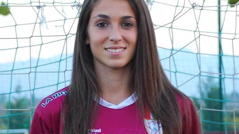 Judith Luzuriaga Albelda, primera incorporación del Sporting de Huelva