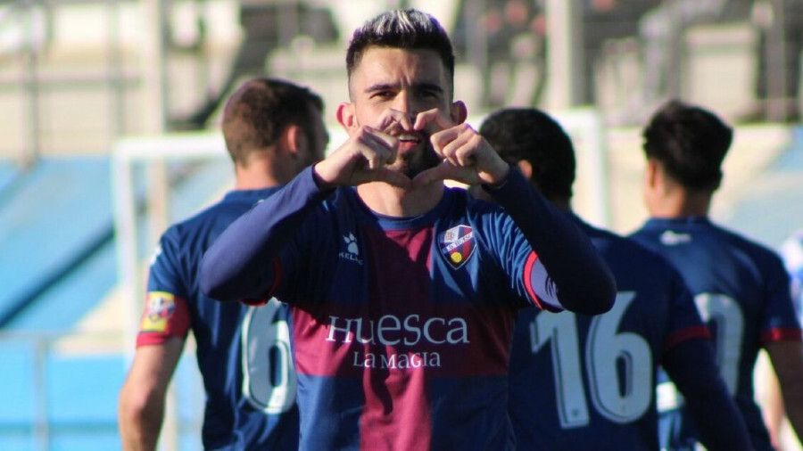 El Decano ficha a Adriá Arjona, especialista en el balón parado