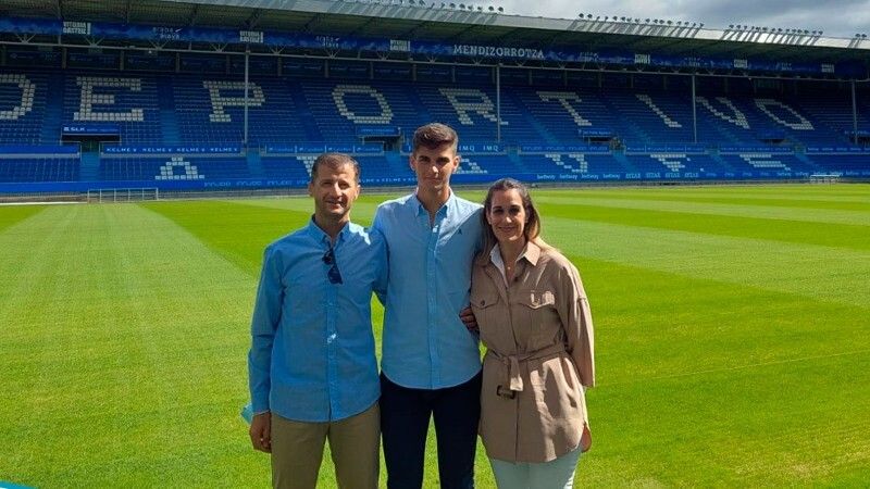 El portero condal del juvenil del Recre David Gil se marcha al Alavés