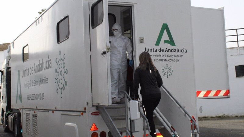 Toda la provincia pasa a nivel 2 de alerta al subir los distritos sanitarios del Condado y la Sierra