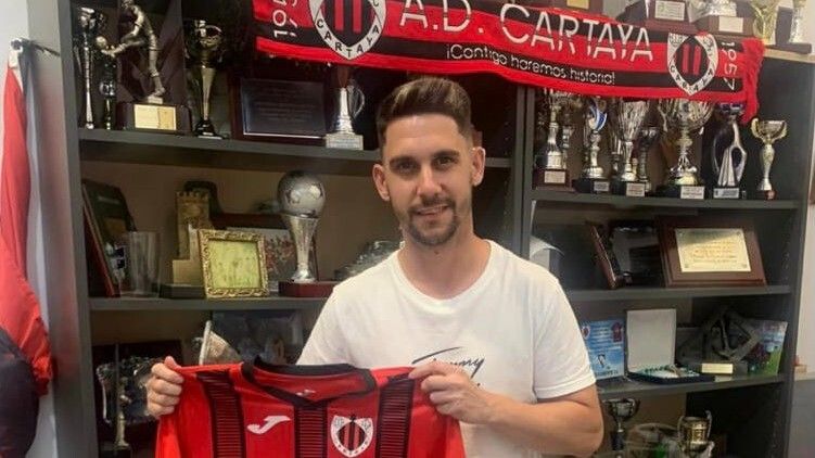 El Cartaya anuncia los fichajes de Fabinho y del exrecreativista Miguelito