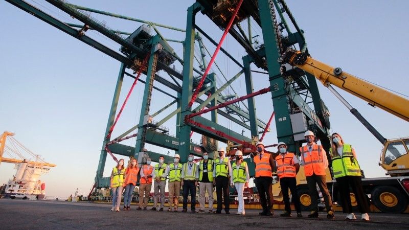 El Puerto de Huelva incrementa la capacidad de su terminal de contenedores con la llegada de tres grúas nuevas que aumentan su competitividad
