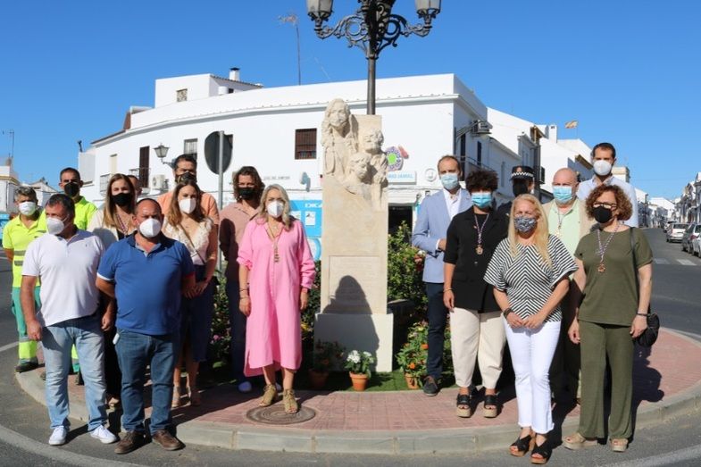 Una escultura reconoce “el esfuerzo, el trabajo y la generosidad del pueblo de Cartaya durante la pandemia”