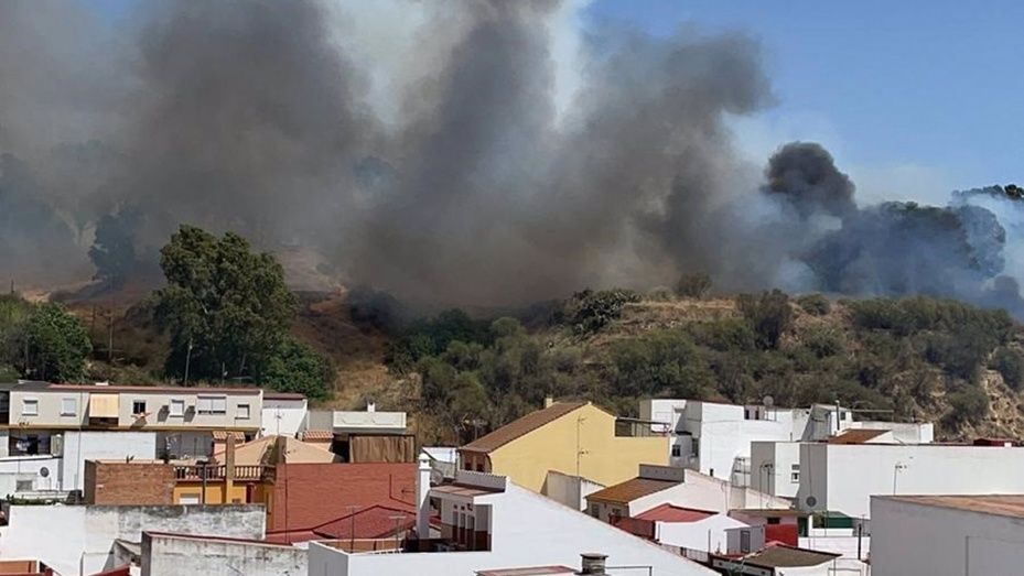 El alcalde dice que la zona del incendio del Conquero se había limpiado dos semanas antes