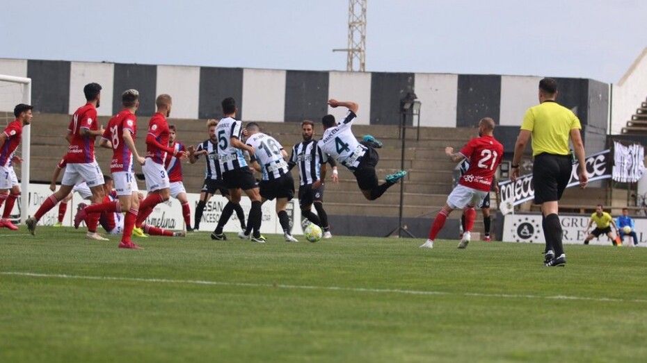 El Decano no jugará frente a la Balompédica Linense