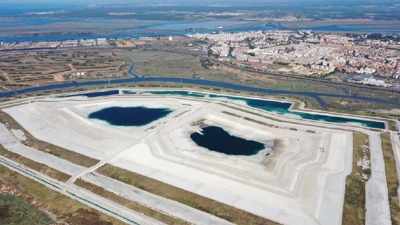Mesa de la Ría destaca que un estudio científico de la UHU confirma el riesgo de derrumbe de las balsas de fosfoyesos