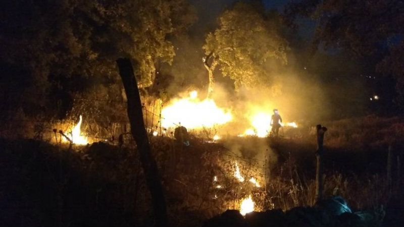 El Infoca da por estabilizado el incendio forestal declarado en Almonaster, en el que siguen trabajando 50 bomberos